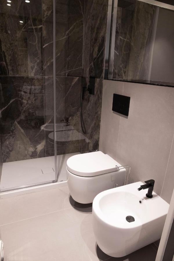 Exclusive Retreat Few Steps From Duomo - Apt 1 Milan Exterior photo